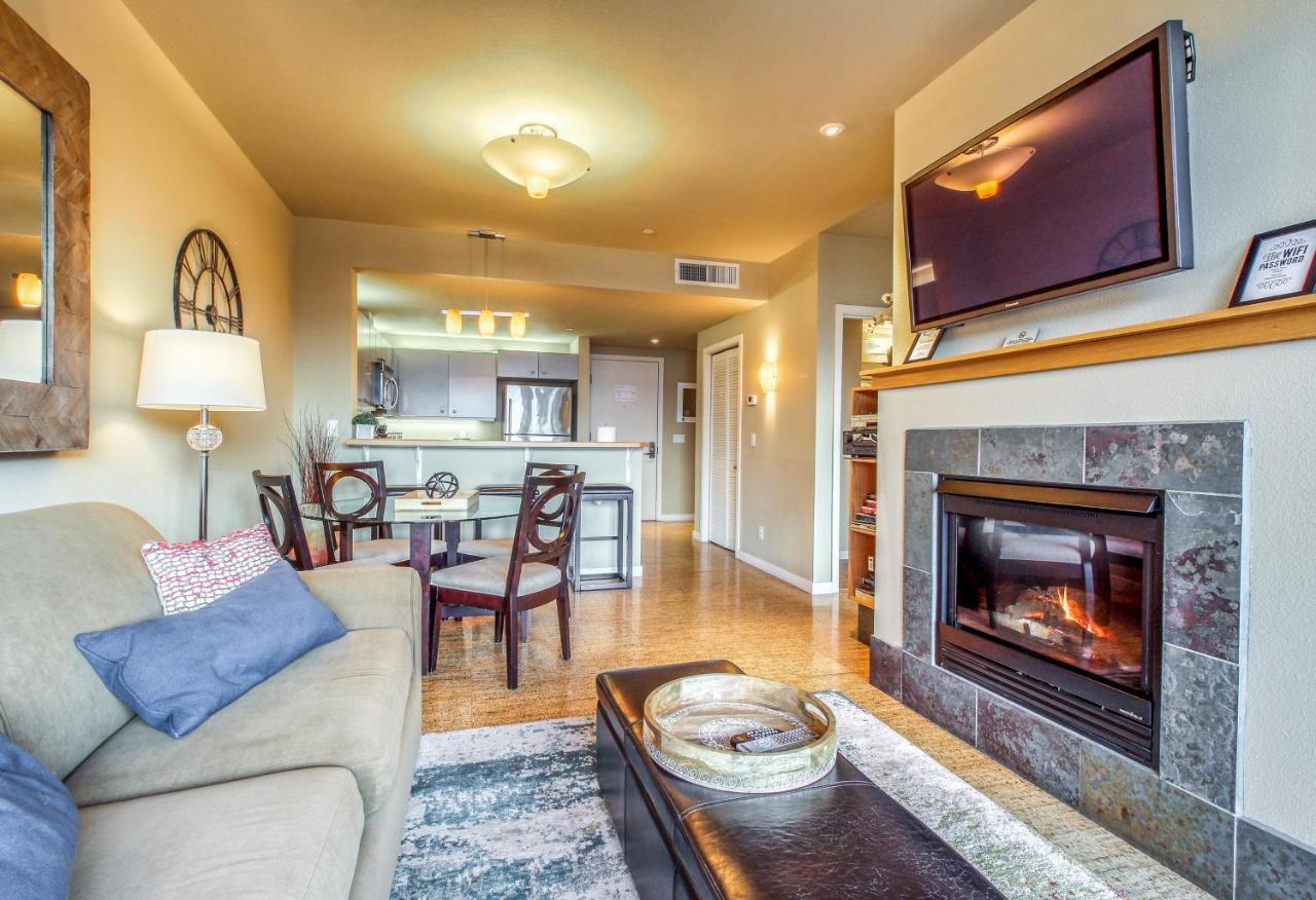 Chelan Resort Suites: Water Sunset 外观 照片
