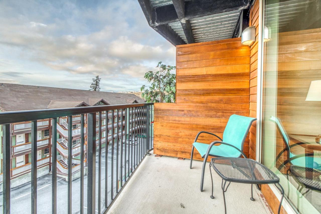 Chelan Resort Suites: Water Sunset 外观 照片