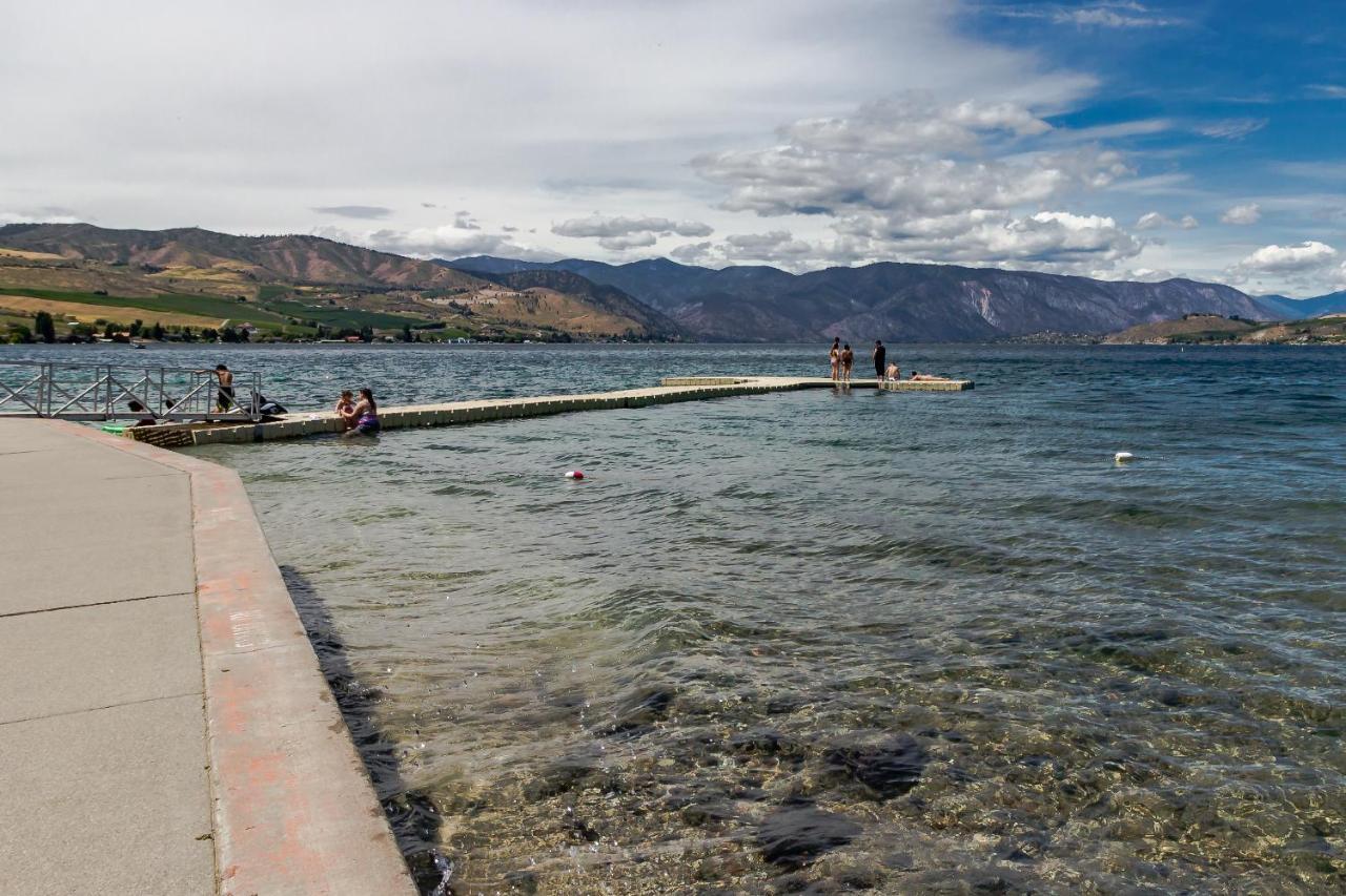 Chelan Resort Suites: Water Sunset 外观 照片